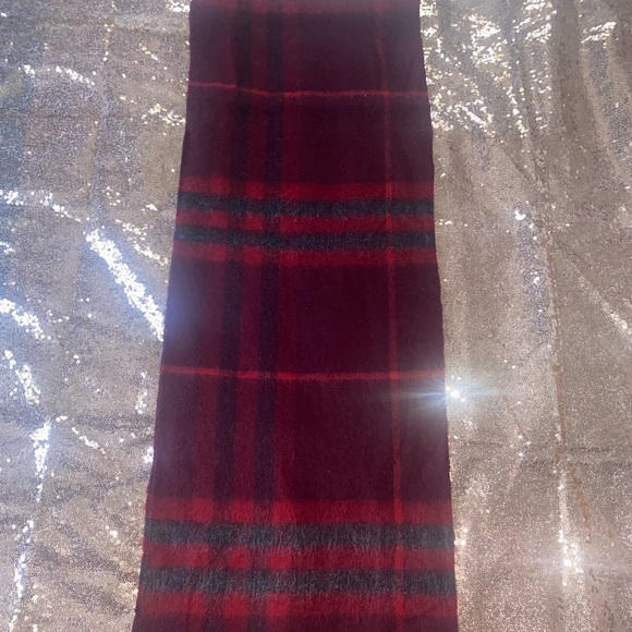 Authentic Burberry Cashmere Scarf - Picture 8 of 9